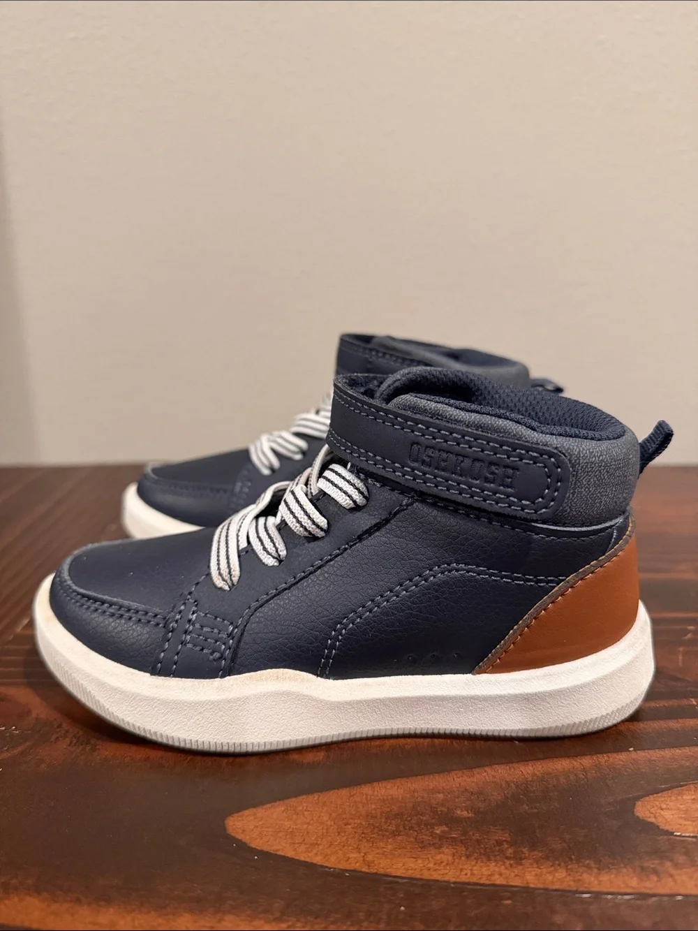 OshKosh B'gosh Navy and Brown High-Top Sneakers Size: 10C